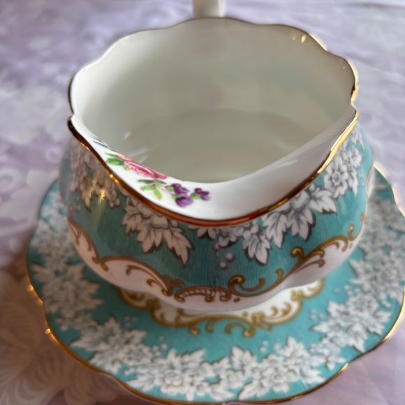 Royal Albert Enchantment Gravy Boat with Underplate - Picture 2 of 6